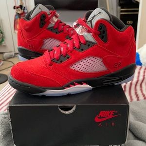 Jordan Retro 5 “Raging Bulls”
